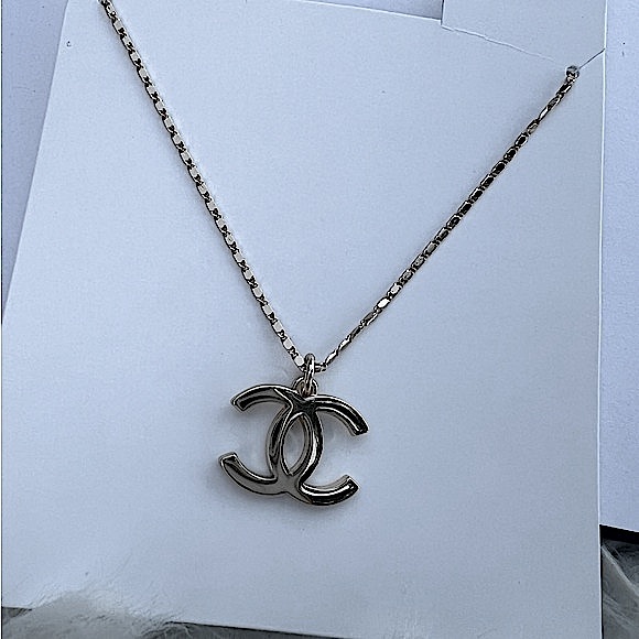 Authentic Chanel CC necklace - Picture 2 of 4